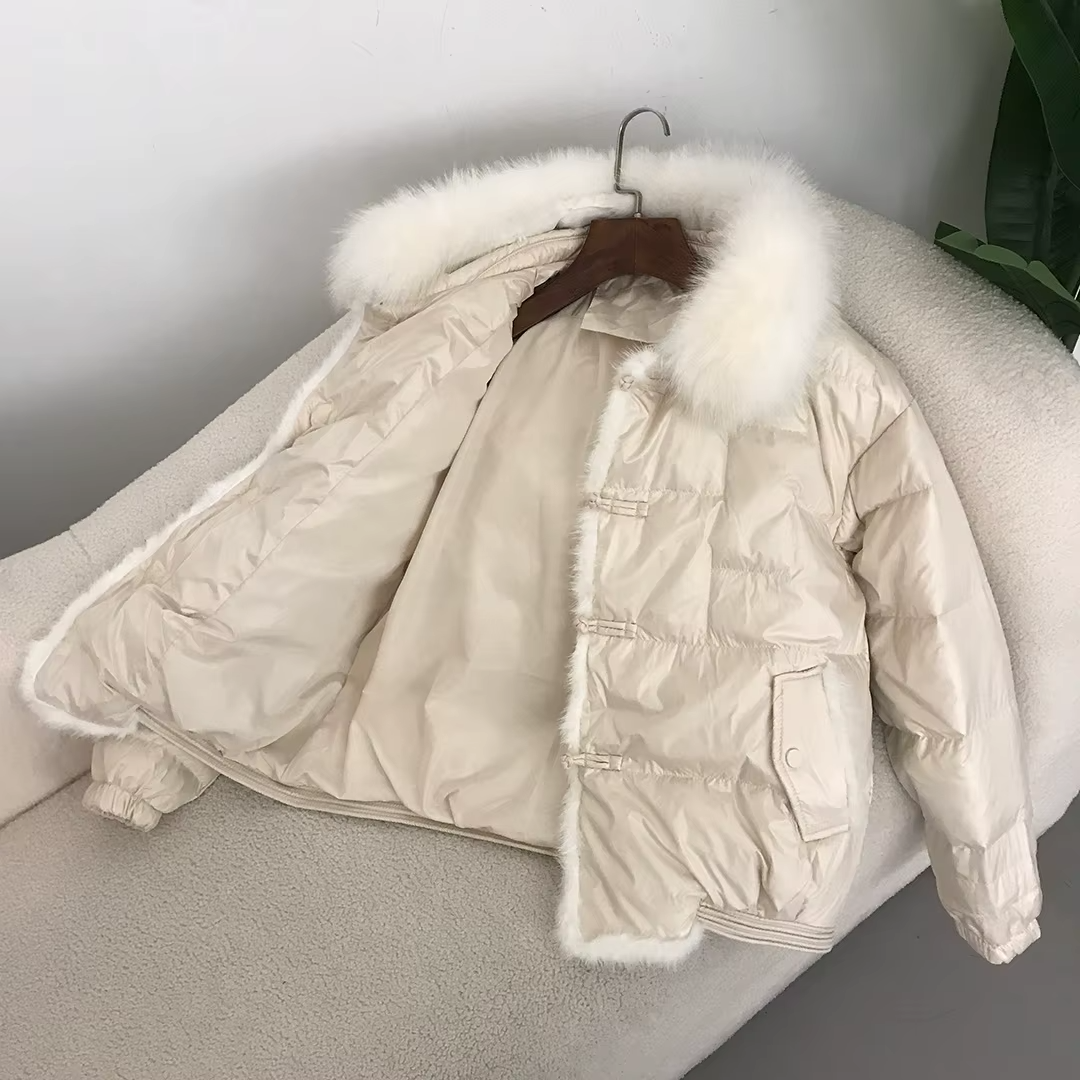 Valentina – Luxuriöse Daunenjacke mit Pelzkragen