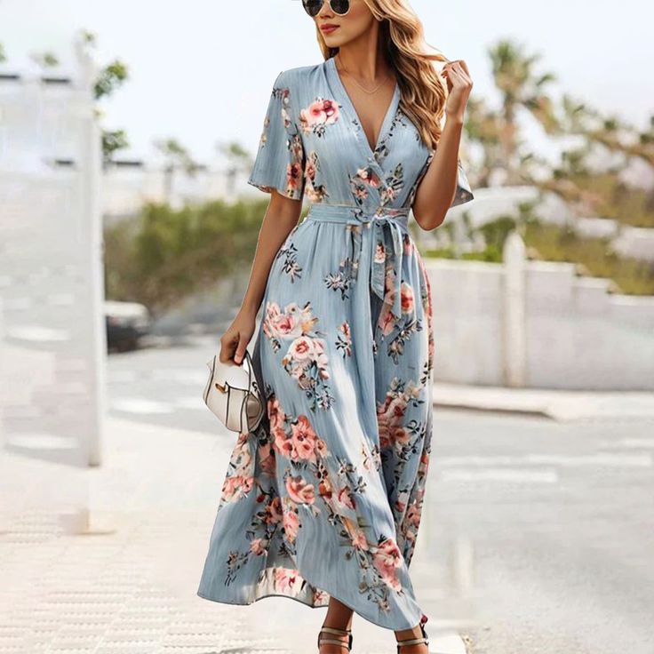 Wunderschönes blaues Maxikleid mit Blumenmuster und V-Ausschnitt