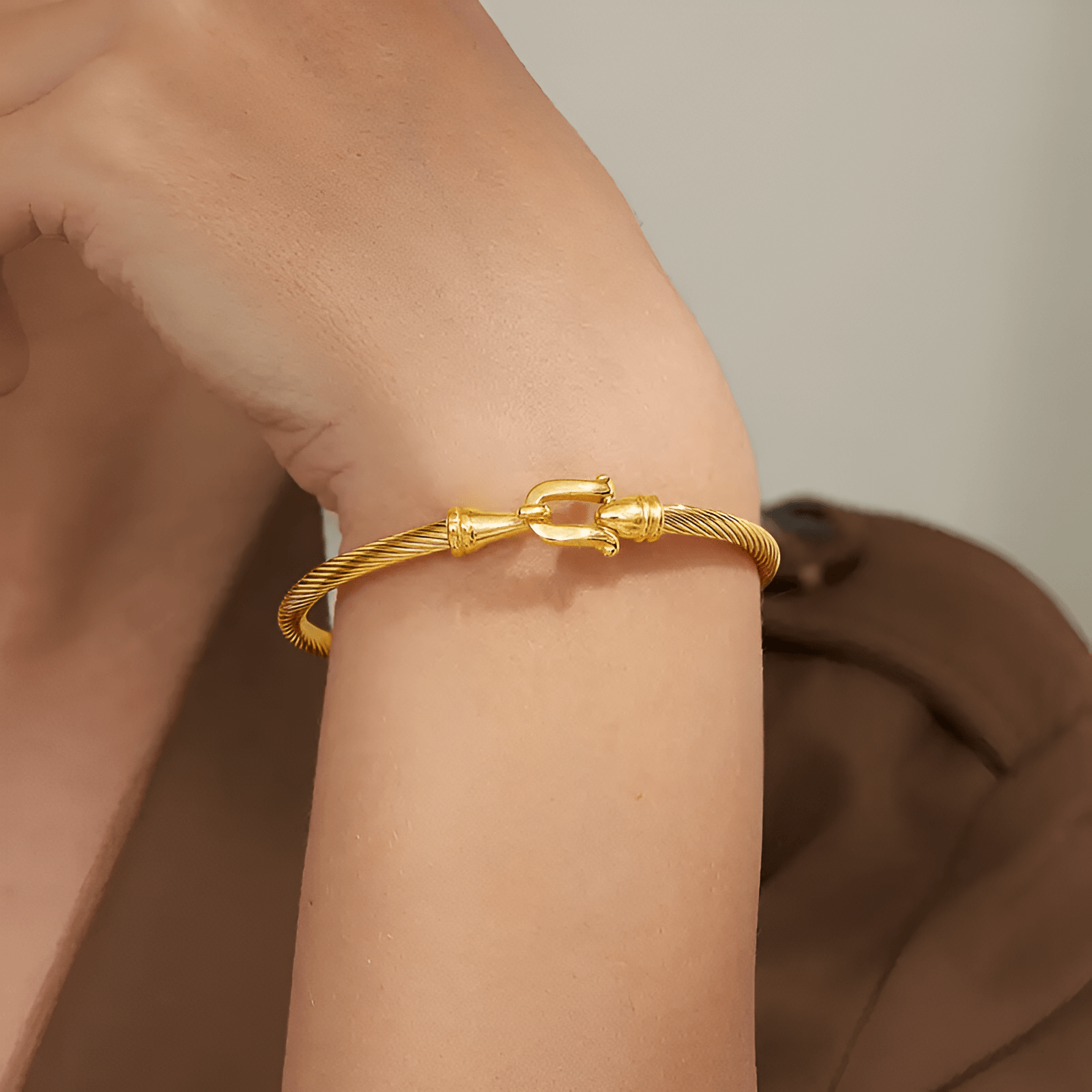 Tella – Das Spiralarmband der Fashionista
