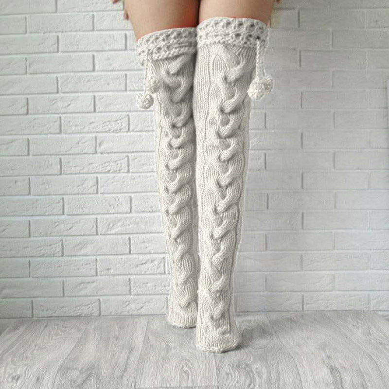 Überknie Stricksocken mit Garter Ball