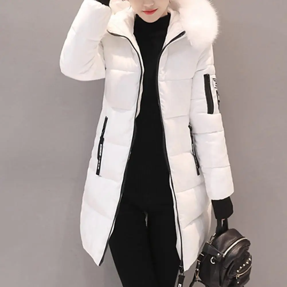 Taktische Pufferjacke mit Fellkapuze