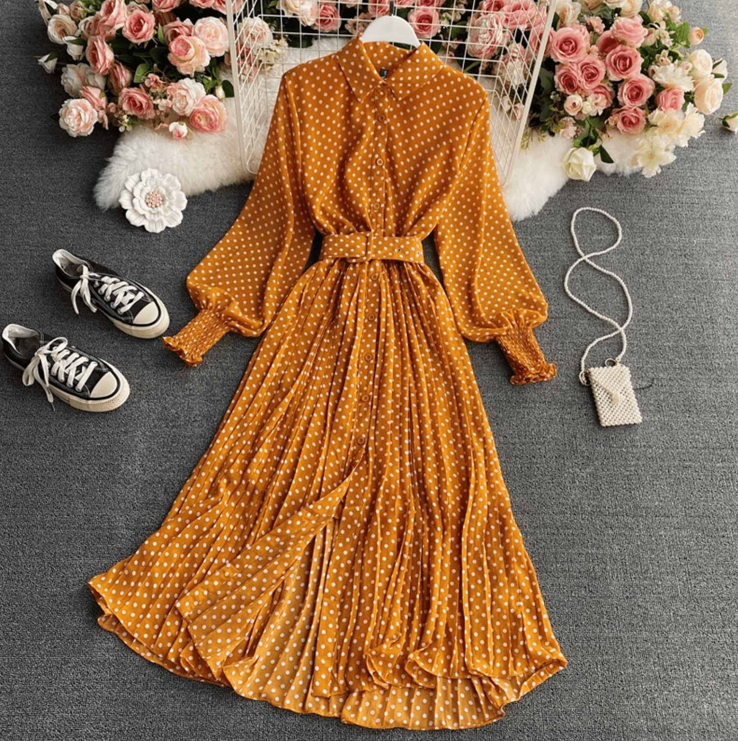 Kine Gepunktetes Kleid mit Taillengürtel