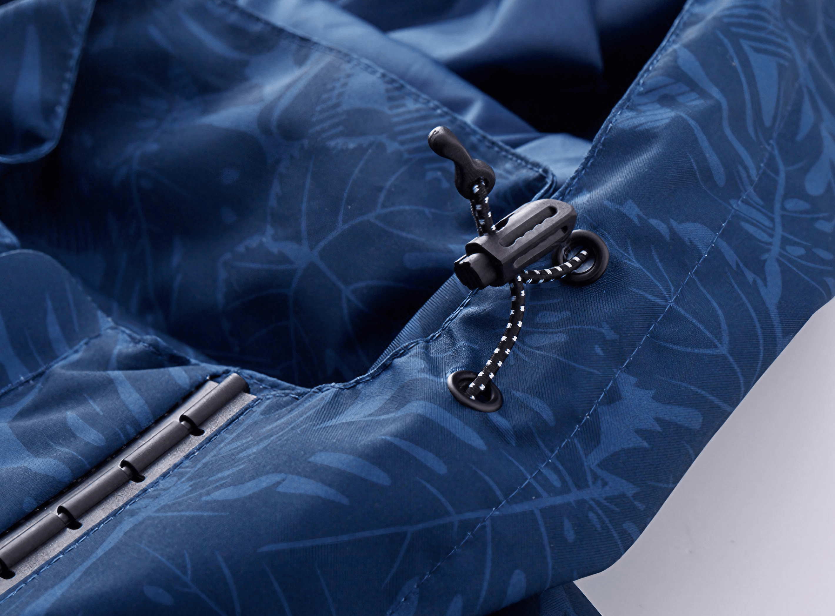 Bedruckte Outdoor-Jacke mit Kapuze für Damen